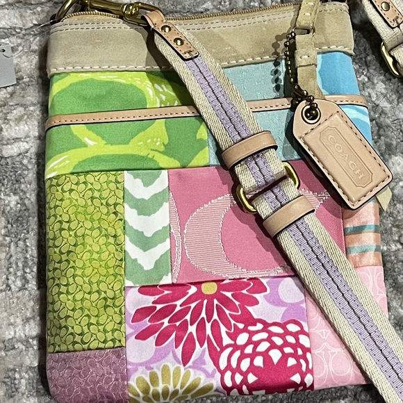 Vintage Coach Patchwork Crossbody Bag 🌸🌱 - Picture 5 of 5